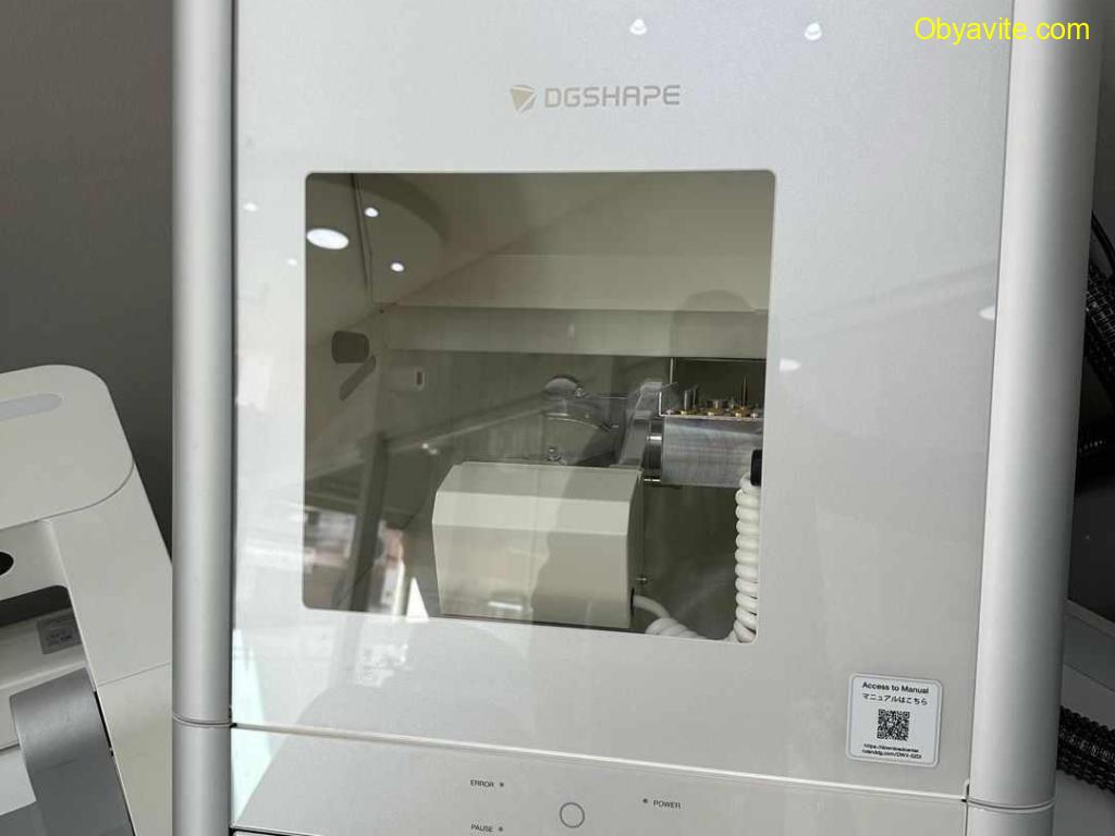 Roland DWX-52D 5-Axis Dental Milling Machine