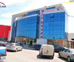 Продава се Бизнес Център 
